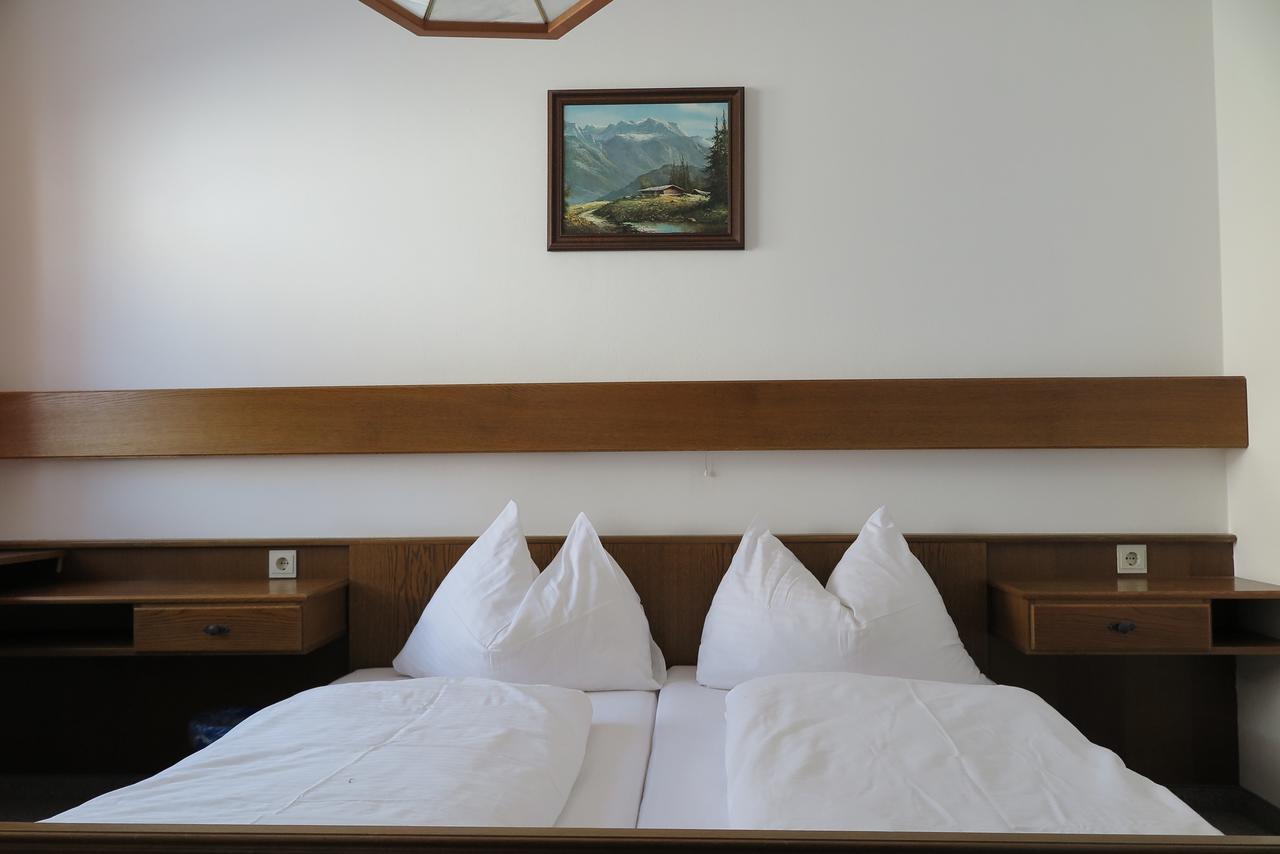 Haus Enzian Apartamento Sankt Johann im Pongau Quarto foto