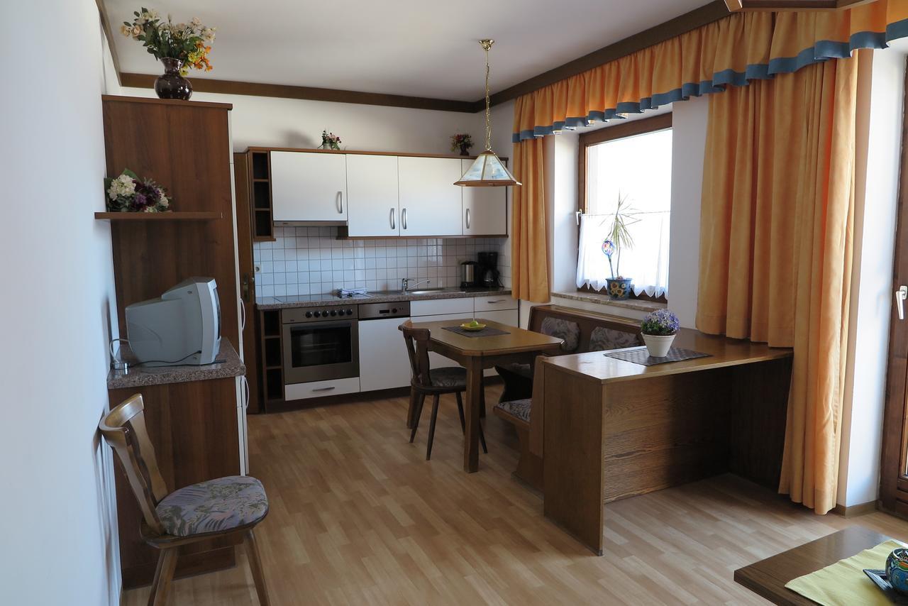 Haus Enzian Apartamento Sankt Johann im Pongau Quarto foto