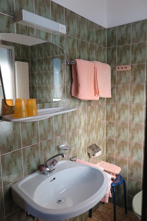 Haus Enzian Apartamento Sankt Johann im Pongau Quarto foto