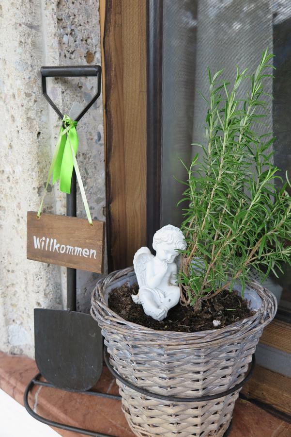 Haus Enzian Apartamento Sankt Johann im Pongau Exterior foto